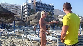 Pick-up gal on the beach and fuck her