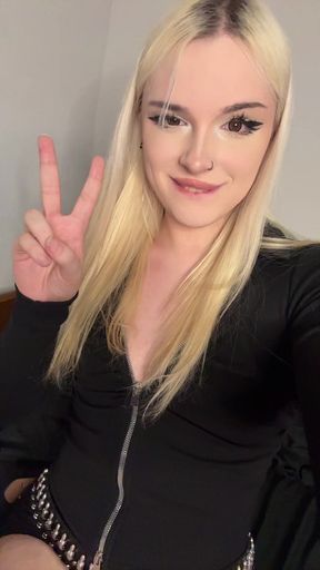 I cum on my face and taste my own semen