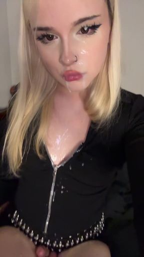 I cum on my face and taste my own semen
