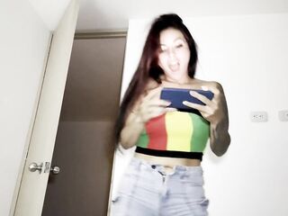 Te acabo de pillar masturbándote y ahora tienes que comerme el culo - ANITTA MILLER