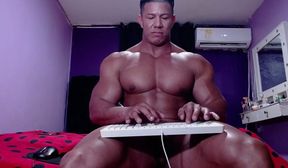 alex_bigcumvez bodybuilder cums on cam