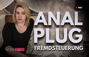 Frecher Nachbar steuert meinen neuen Anal-Plug