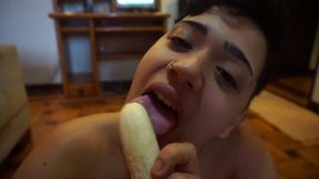 chupando a buceta da gostosa duda hugnen cheia de banana