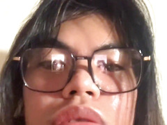 need a sub dude who wants to jerk or suck me instead