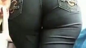 This fat bottomed Latina chick walking down the street is driving me nuts