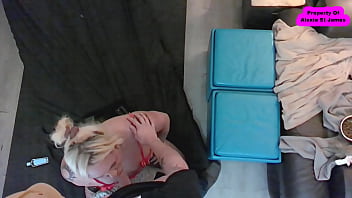 SHE SEDUCES HER NEIGHBOR INTO FUCKING HER ASS