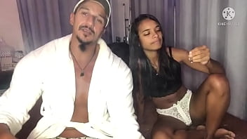 Levei pau bem gostoso a noite toda depois de uma pequena zoa&ccedil_&atilde_o em casa