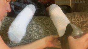 Itchy Feet Tickle - tickling big wide feet with itching powder and fingers