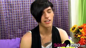 Nerdy twink with his emo buddy great oral and fucking