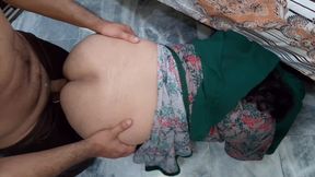 Muslim Wife Gets Stuck and Husband Can Helped