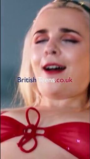 Young Blonde Ellie Shou's Wild Night: Intense Passion and Unforgettable Moments!