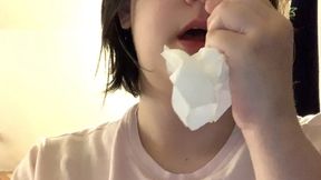 Strawberry Sweetheart 5-Min Sneezing Challenge!