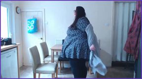 White thong &amp; bra in kitchen ssbbw