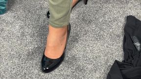 Mrs Mature Feet Strips From Everyday Clothing 416