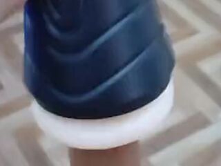 cuarto caliente ???????? (Hombre latino masturbandose con un Fleshlight)