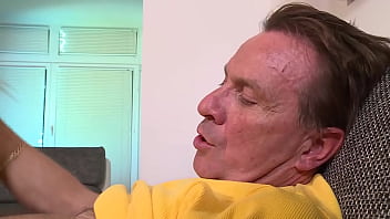 YOUNG SLUT FUCKS FOR A PIZZA