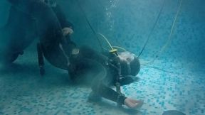 FFM scuba underwater bondage part 2