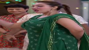 Babita's massive behind gets the attention it deserves