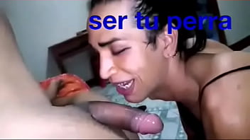 Roxana travesti pide que le llene la boca de leche