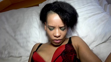 SCHÜCHTERNE LARA WILL CREAMPIE UND HARTEN SEX
