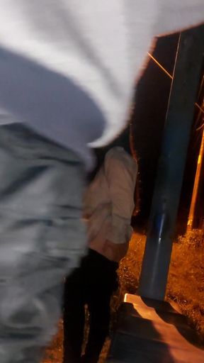 Mostrei Minha Bunda Para Um Estranho No Ponto De Onibus