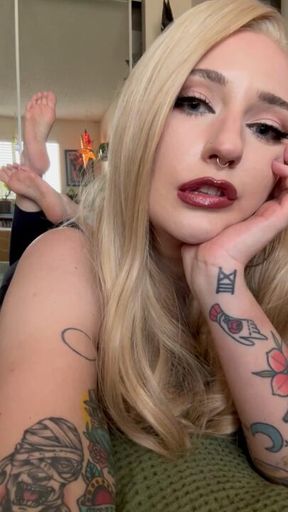 Locked on My Perfect Soles & Face – 4 Minutes