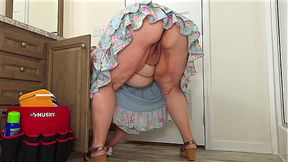Wow, you'll cum just watching this maid lady clean the office bathroom without panties, big bbw with huge booty, open pussy&#x270C; and thick ass&#x1F351;