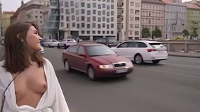 Ellie Luna: Showing her tits and pussy in public