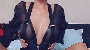 Do you like my outfit?