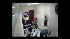 Fui receber uma massagem relaxante e o massagista me comeu