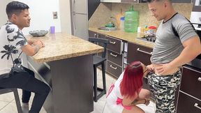 madrastra compartida con su hijastro - esposa es cojida por su hijastro y su marido a la vez porque es la puta de la casa