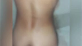 hermanastra de mi vecino acepto mi propuesta de un video a cambio de dinero pero sin que se le viera la cara ... porque la cuarentena esta ruda