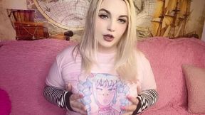 Blonde Beauty doing full service. Get your cock ready!