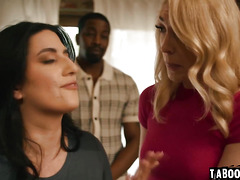 Sarah Arabic is craving for lesbian sex