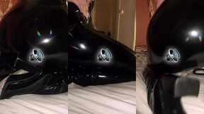 tu aimes le latex ? tu aimes ce fessier ? ‎tu aimerais te faire ecraser la...