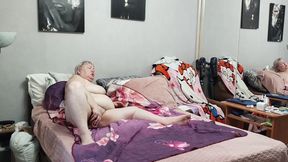 stepmother masturbates her juicy pussy with vibrators