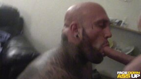 Tatted bear facefucked