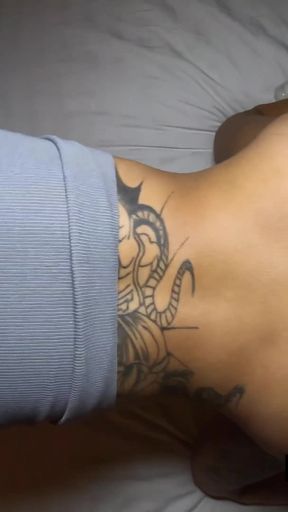 Is this a boy or a girl? I cannot tell this creature is so pretty   Clip 1