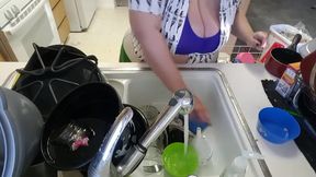 Bbw Cleaning The Kitchen