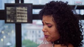 (legendado em ingles) penetracao de punho - domme malvada enfia mao inteira na buceta de sua submissa