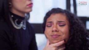 (legendado em ingles) penetracao de punho - domme malvada enfia mao inteira na buceta de sua submissa