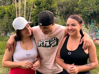 Stranger suggests cash to girlfriends in a public park to screw their taut vaginas