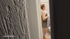 I watch my Stepmom masturbate while taking a shower