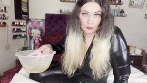 Mistress Ffw Pisses in a Bowl to Show Loser