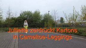 Julliette: Crush boxes and Cameltoe - Julliette: Kartons zerdrücken und Cameltoe