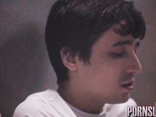 Snowball's Chance. Spanish sub. To watch in : pornsuborg