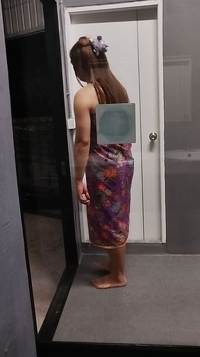 FN120 The bathroom door of happiness