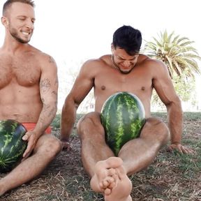 Pumped-Up Axel Rockham Shows Off His Strength Before Topping Newbie Jason Emre - SEAN CODY