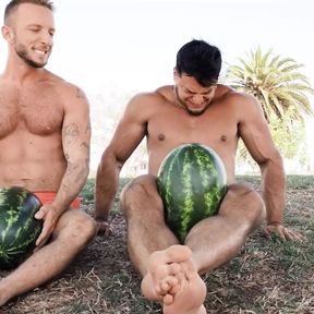 Pumped-Up Axel Rockham Shows Off His Strength Before Topping Newbie Jason Emre - SEAN CODY