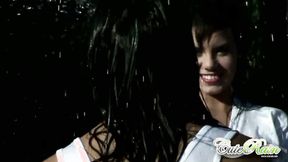 ”Hot lesbian brunettes”